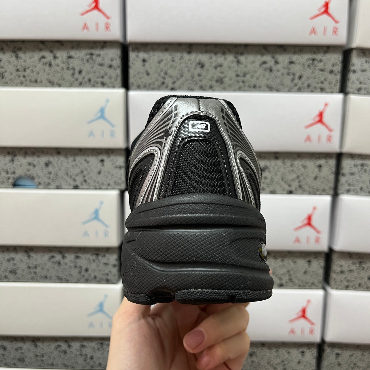 New Balance 740 'Noir Argent'