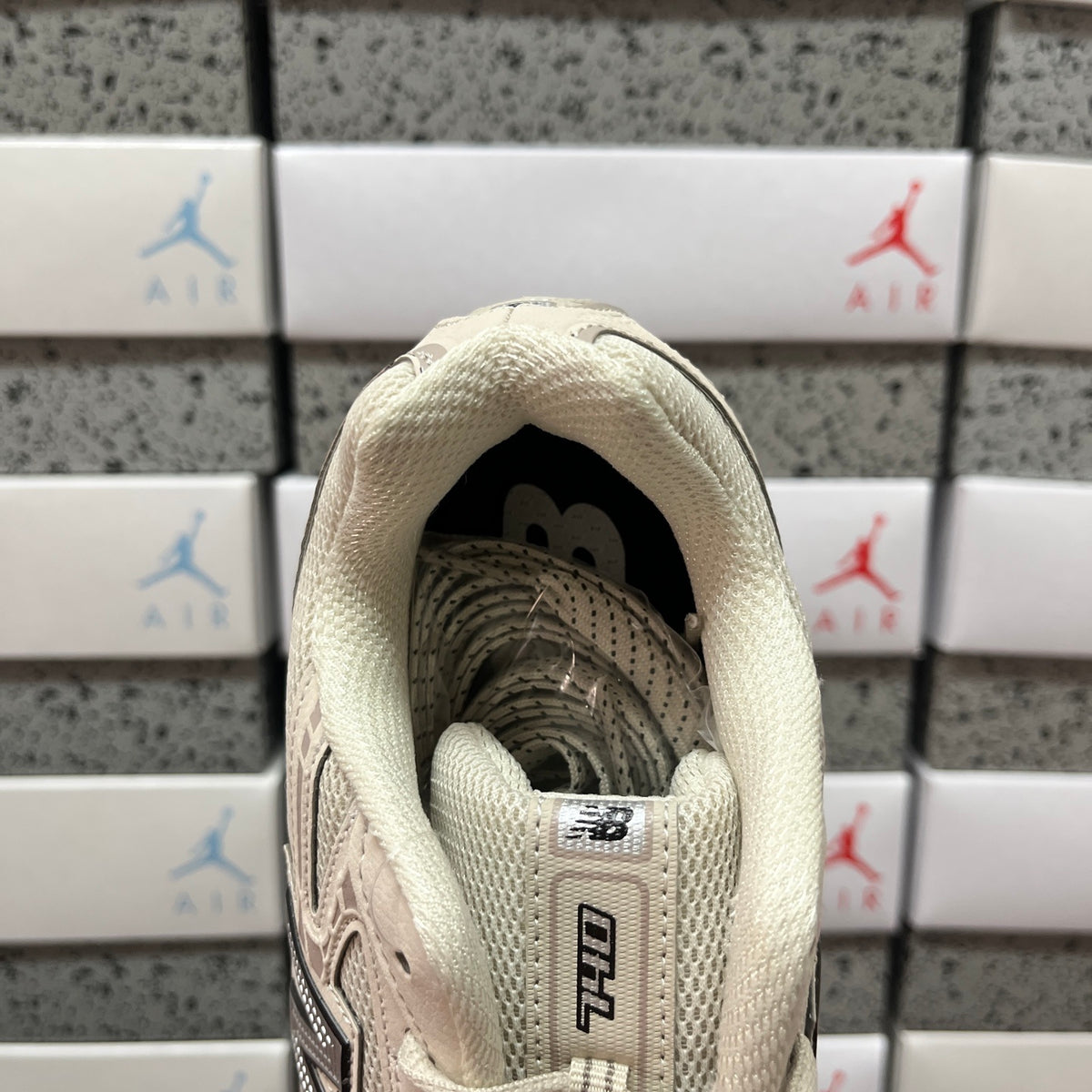 New Balance 740 'Beige Sable'