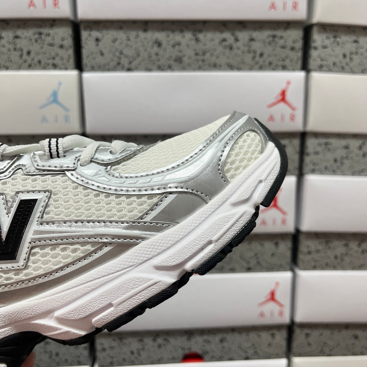 New Balance 740 'Blanc Noir'