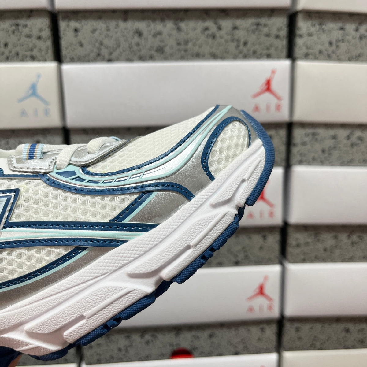 New Balance 740 'Blanc Bleu Pétrole'