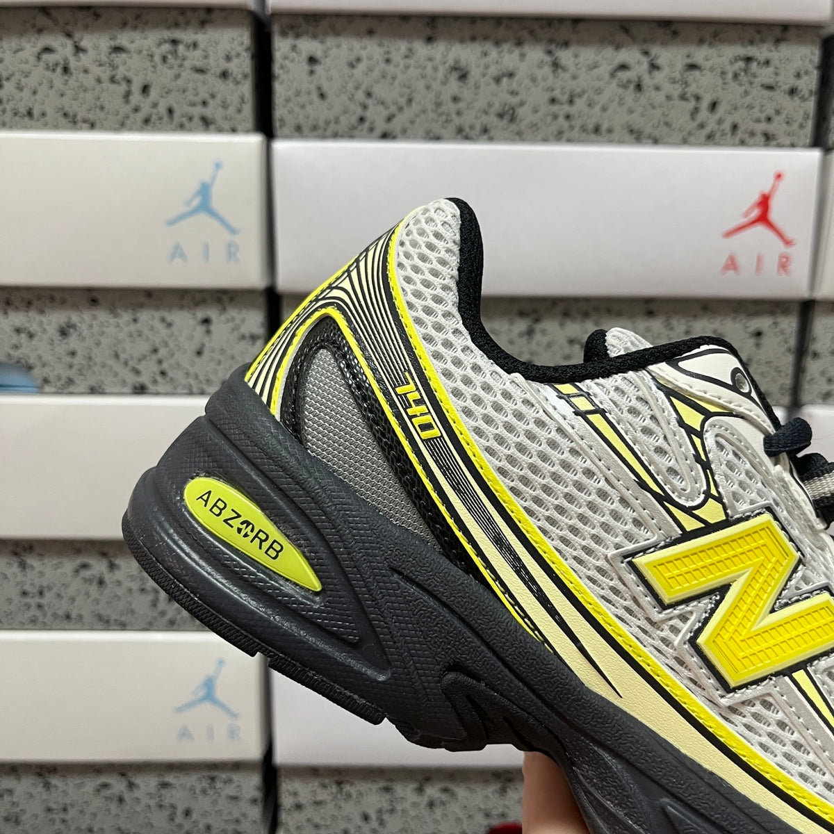 New Balance 740 'Blanc Jaune'