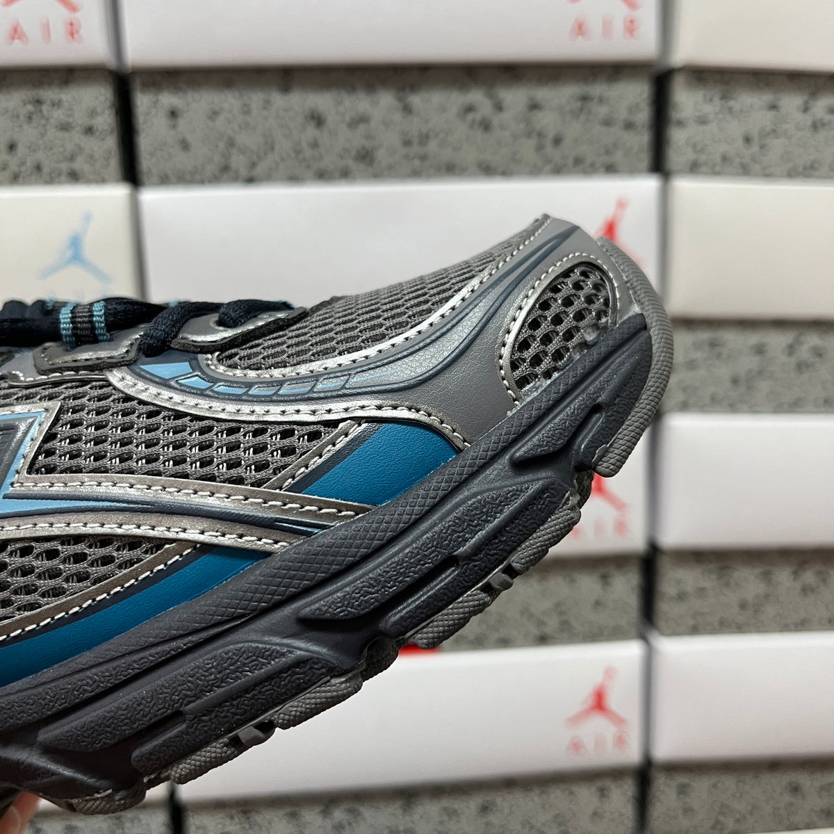 New Balance 740 'Gris Bleu'