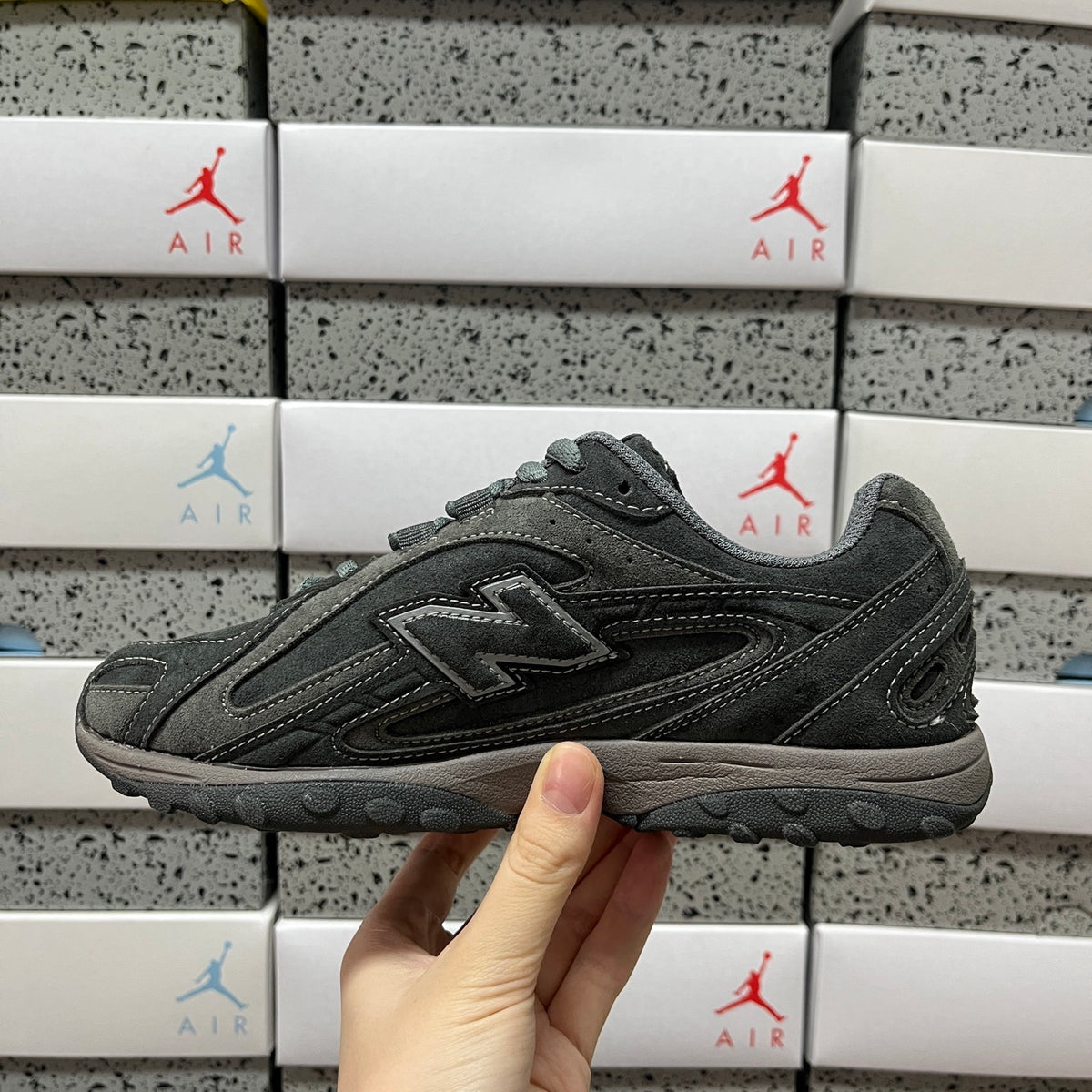 New Balance 204L 'Gris Anthracite'
