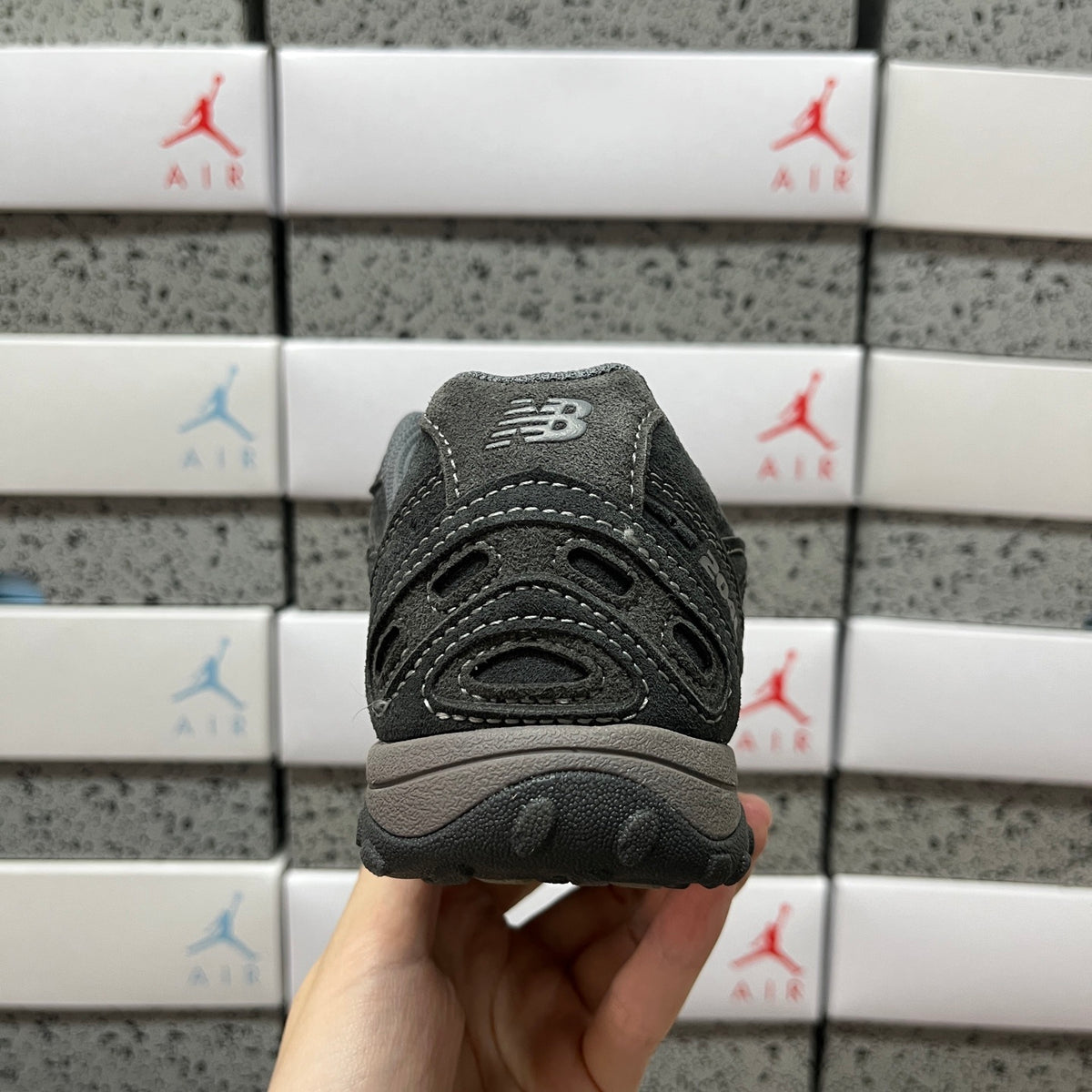 New Balance 204L 'Gris Anthracite'