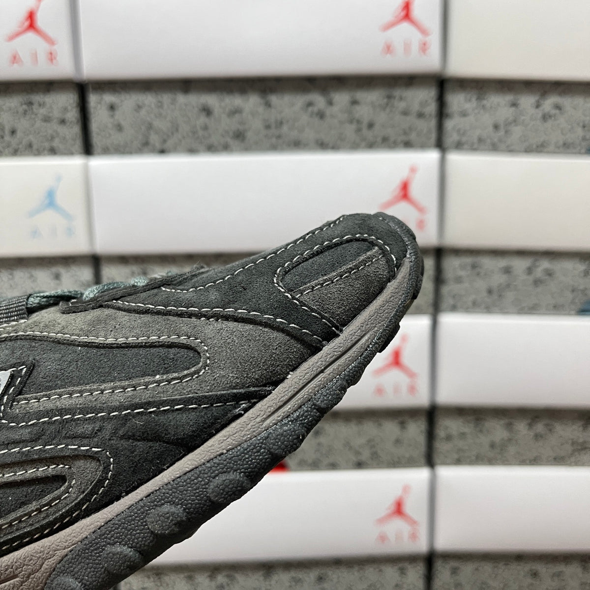 New Balance 204L 'Gris Anthracite'