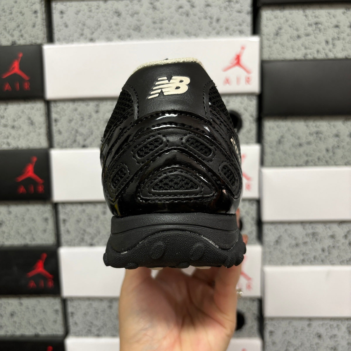 New Balance 204L 'Noir Verni'