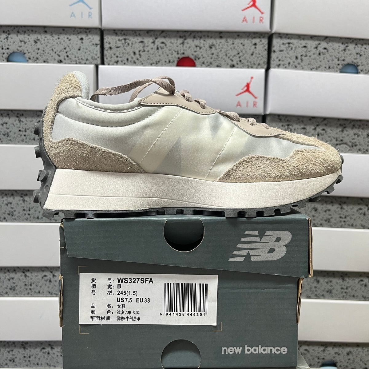 New Balance 327 'Beige Crème'
