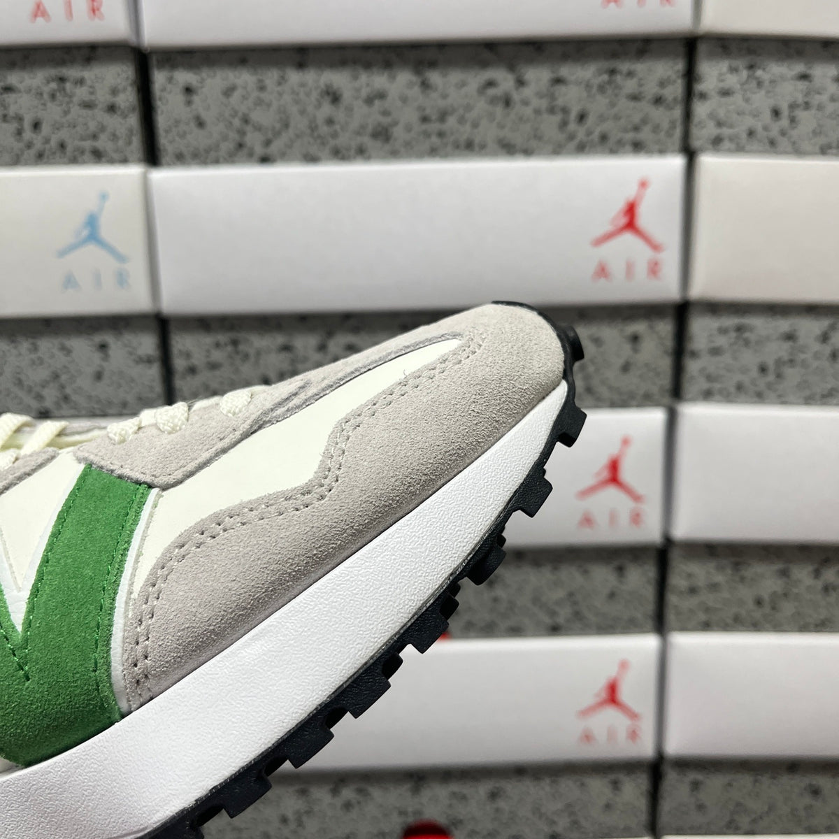 New Balance 327 'Blanc Vert'