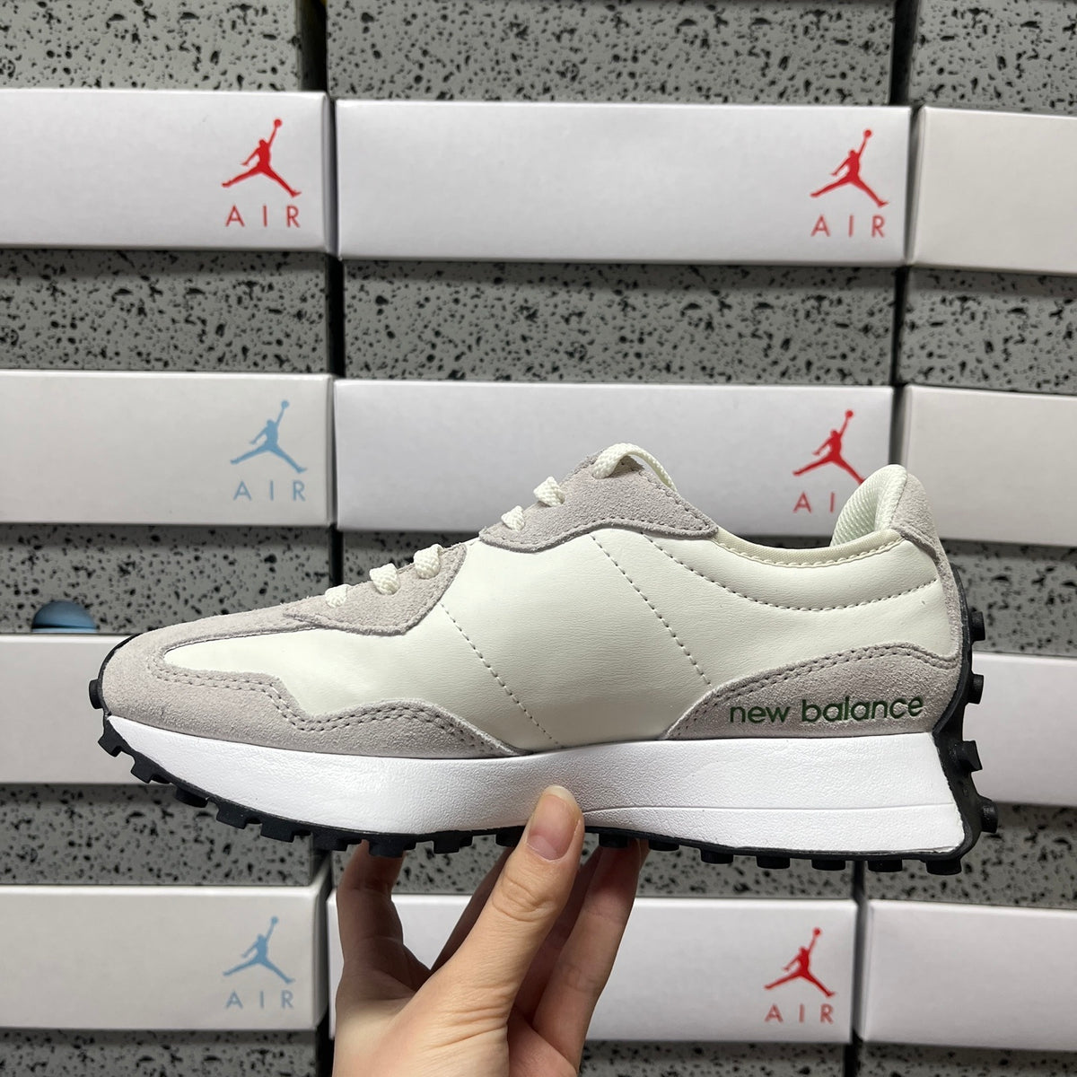 New Balance 327 'Blanc Vert'
