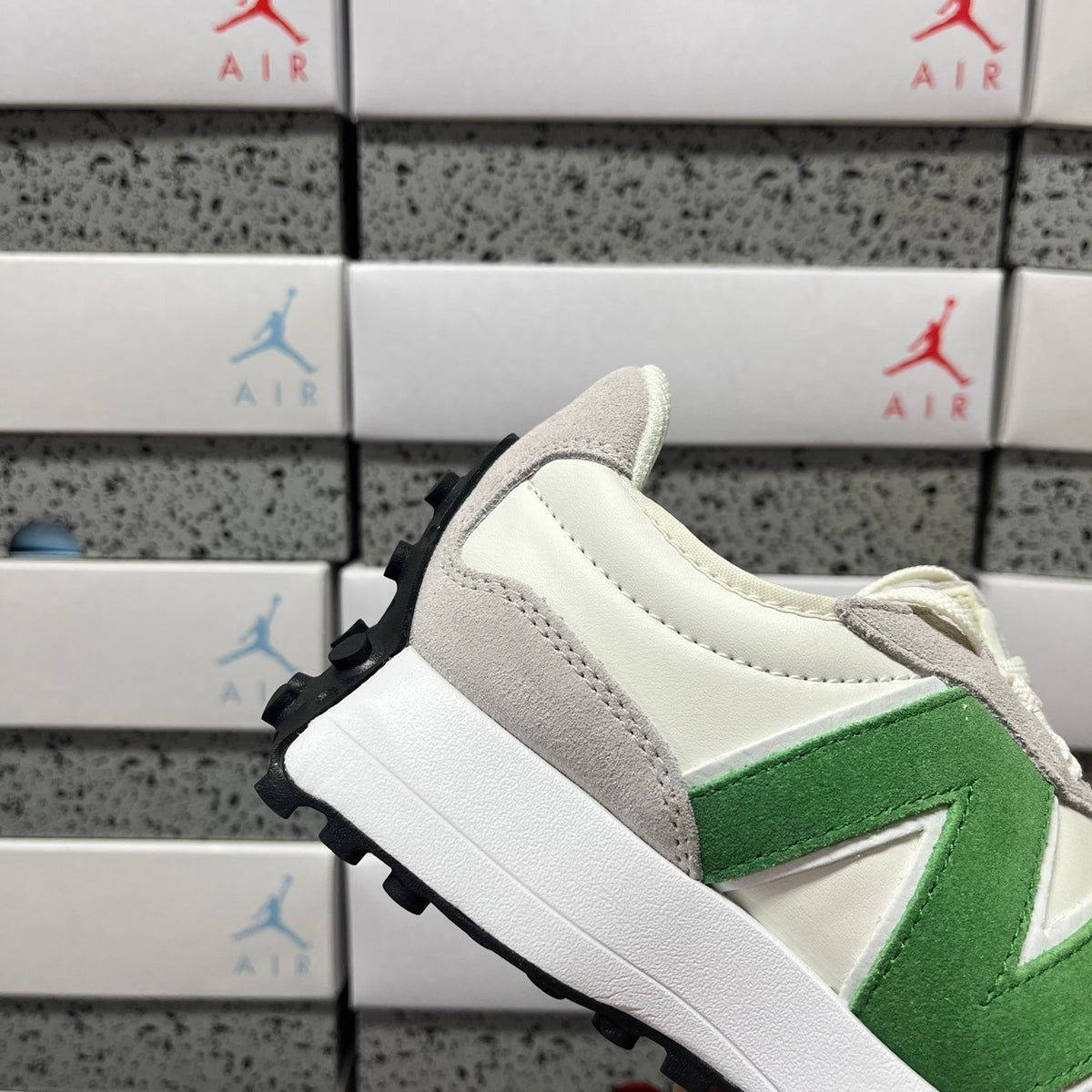 New Balance 327 'Blanc Vert'