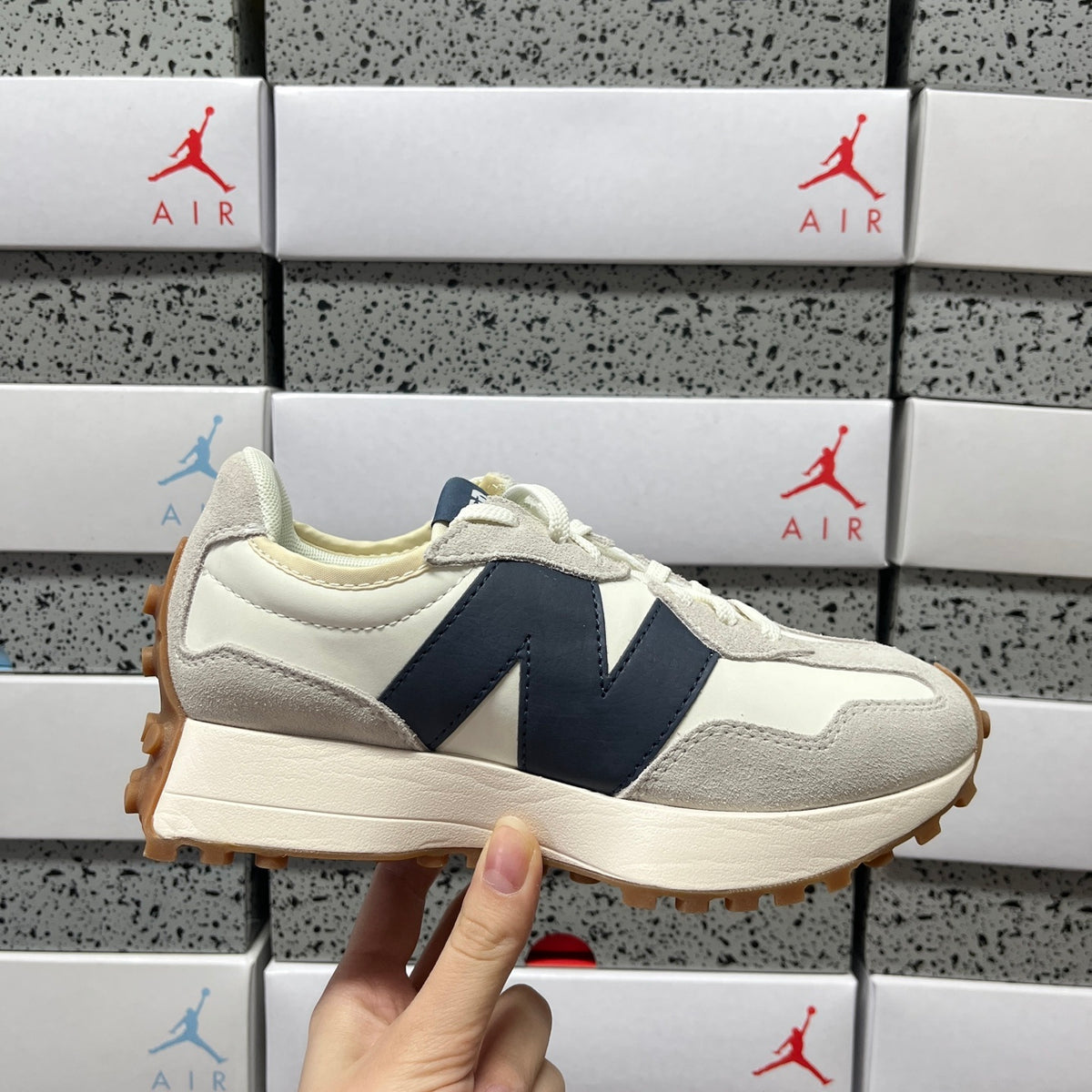 New Balance 327 'Beige Bleu Marine'