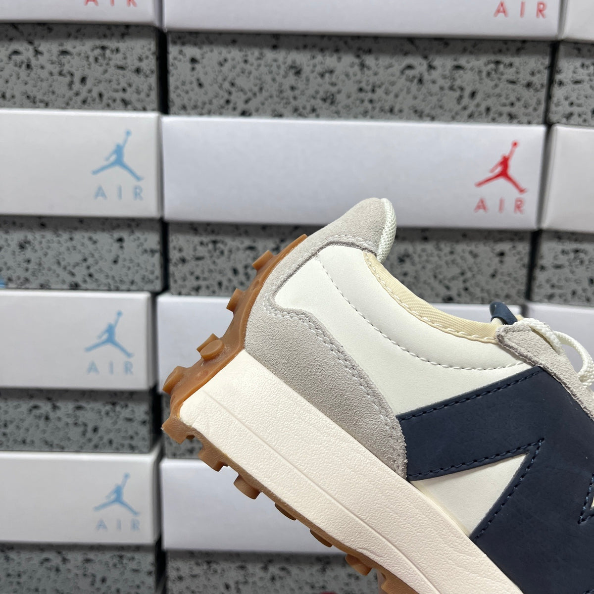 New Balance 327 'Beige Bleu Marine'