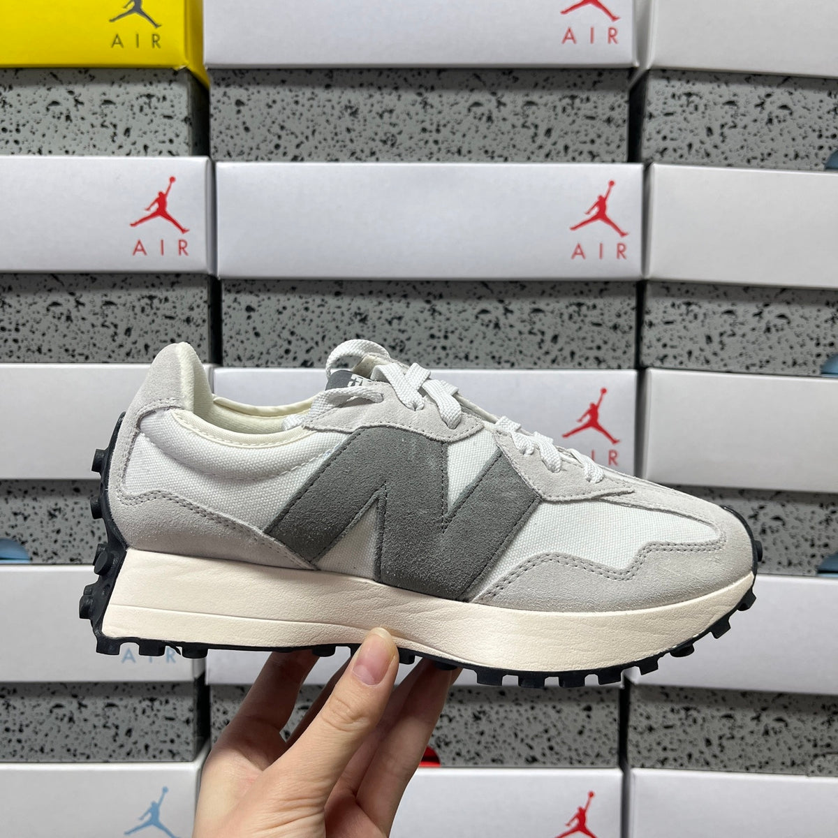 New Balance 327 'Blanc Gris'