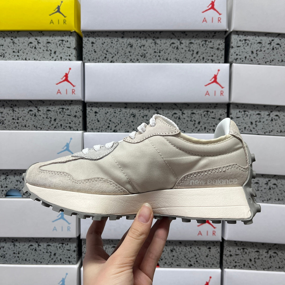 New Balance 327 'Beige Gris'