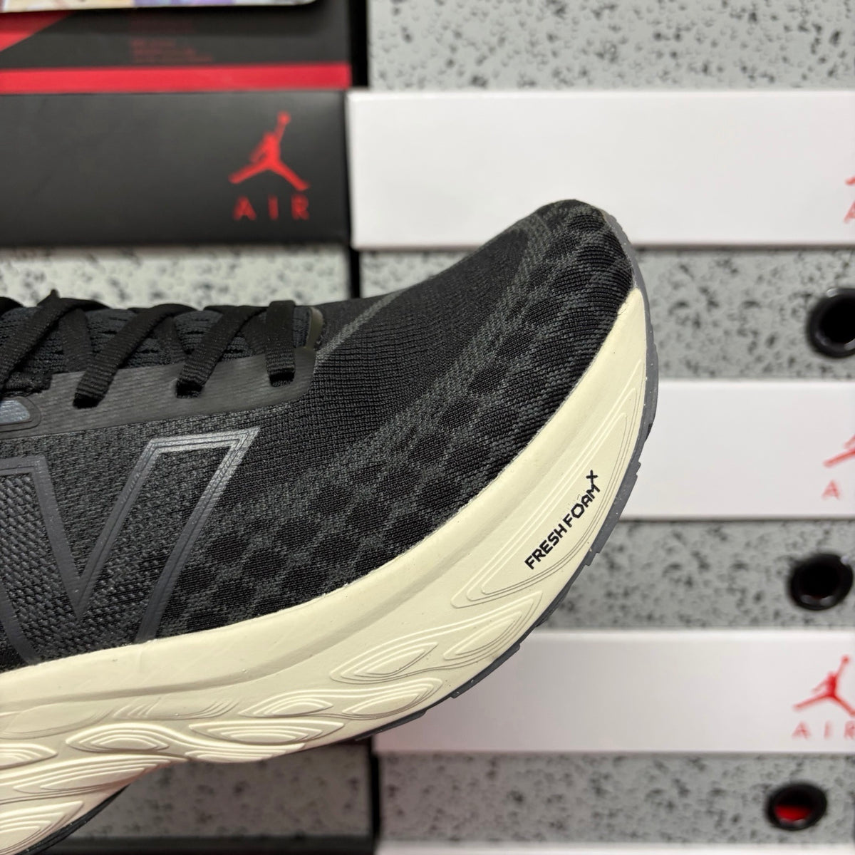 New Balance 1080 'Noir Blanc'