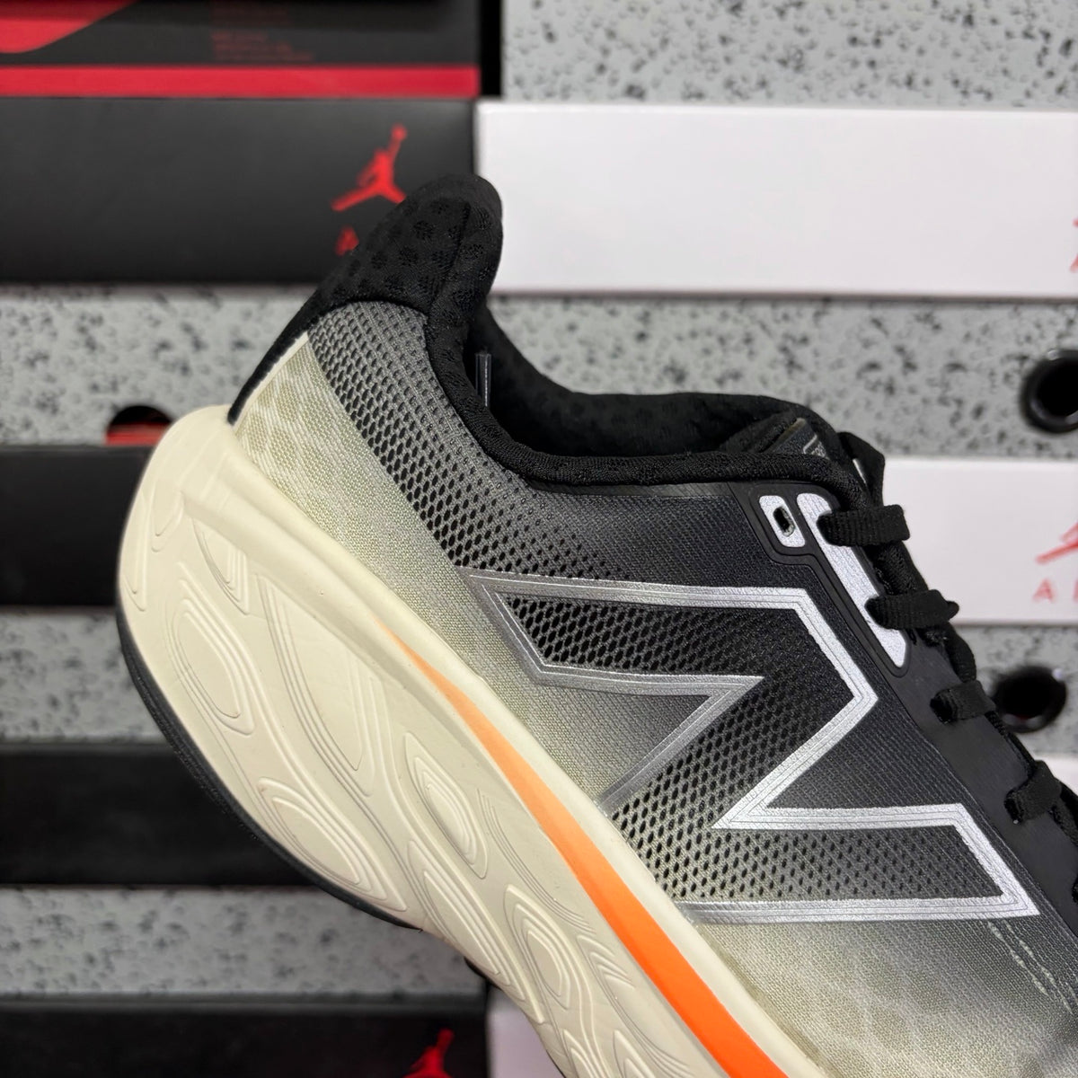 New Balance 1080 'Noir Blanc Orange'