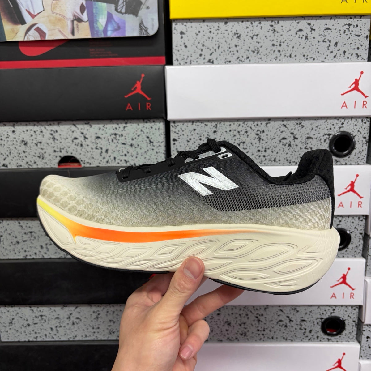New Balance 1080 'Noir Blanc Orange'