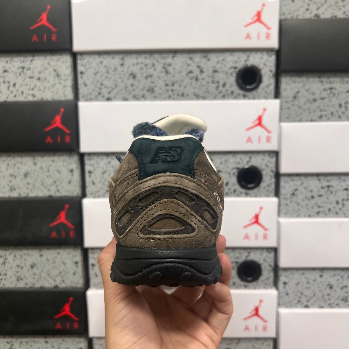 New Balance 204L 'Marron Suède'