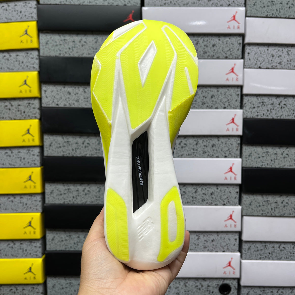 New Balance FuelCell 'Gris Jaune Fluo'