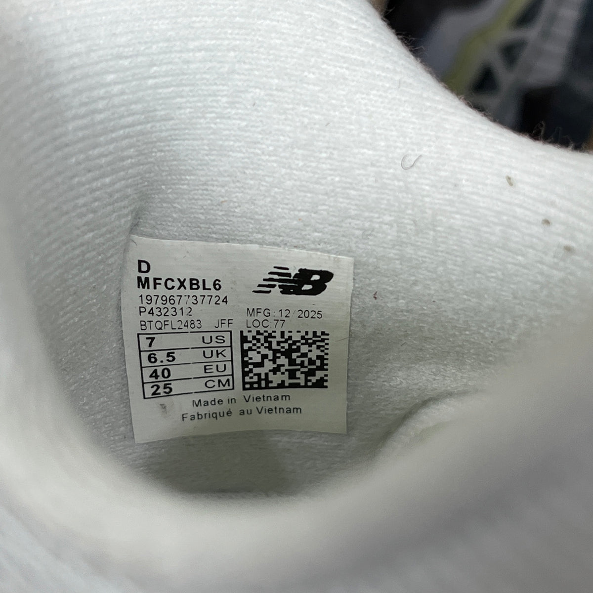 New Balance FuelCell 'Gris Jaune Fluo'