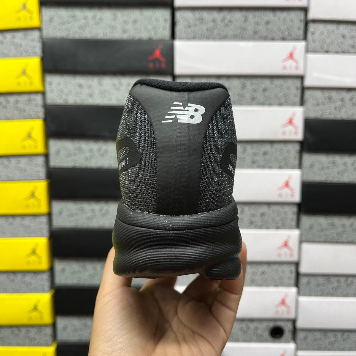 New Balance FuelCell 'Noir Total'