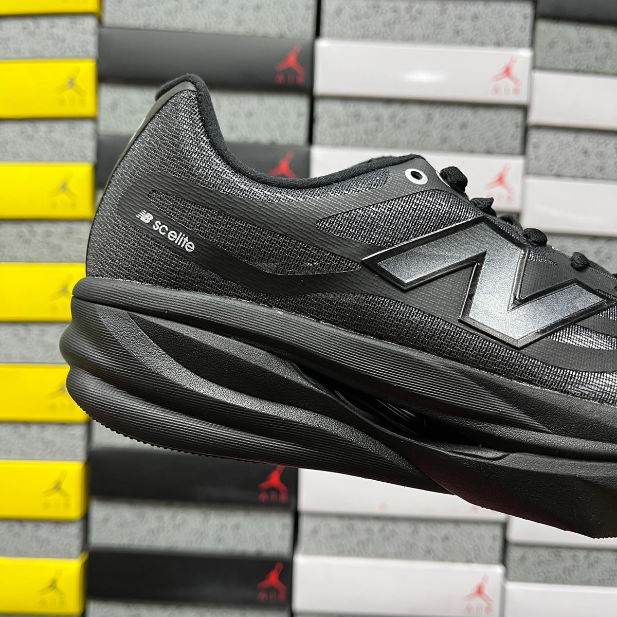 New Balance FuelCell 'Noir Total'