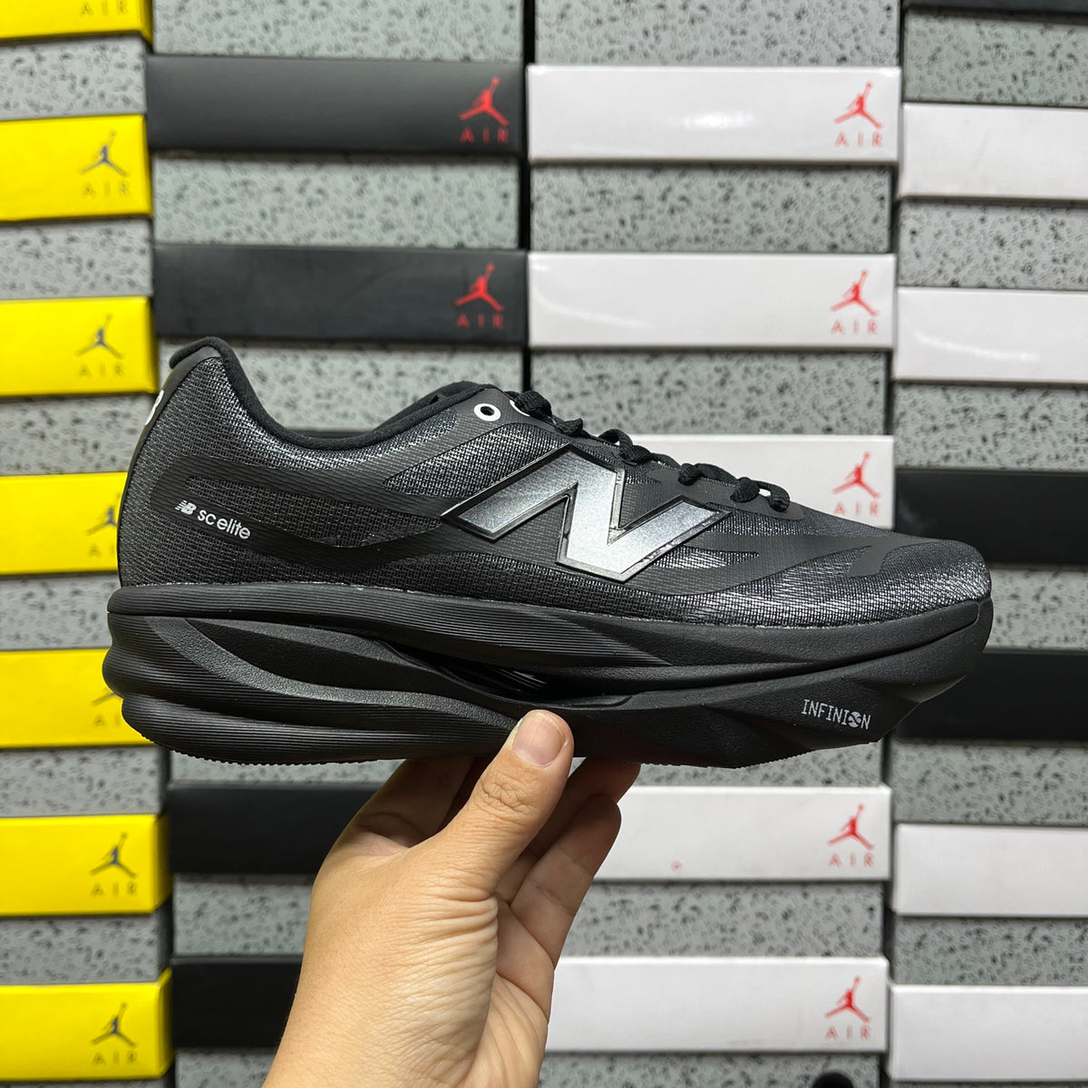 New Balance FuelCell 'Noir Total'