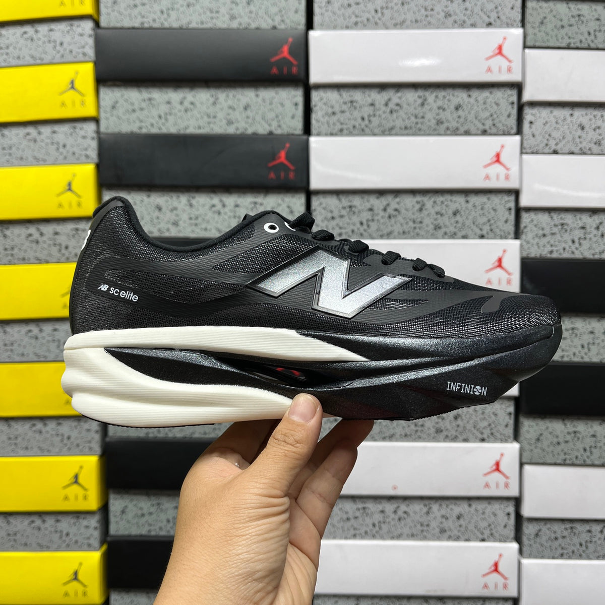 New Balance FuelCell 'Noir Blanc'