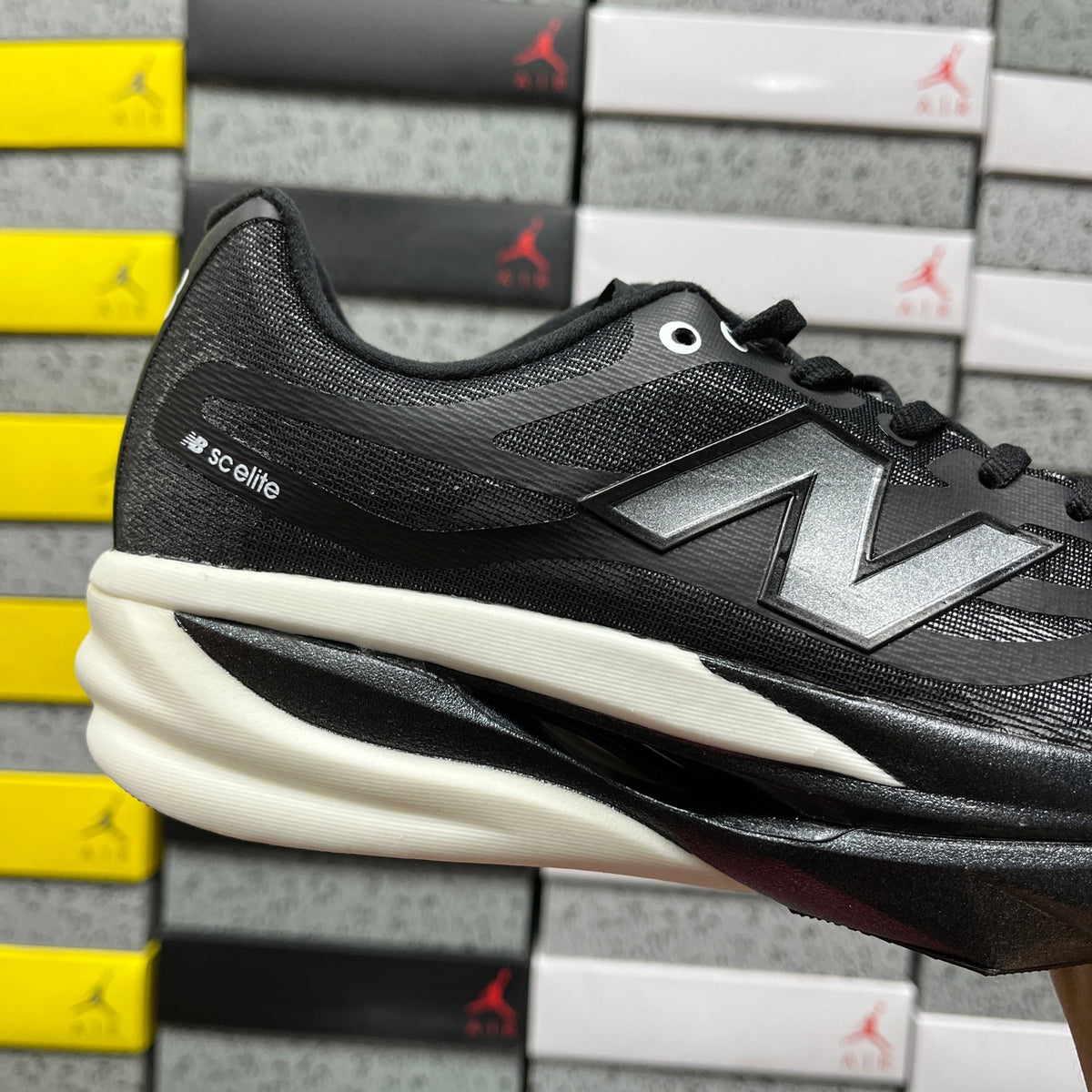 New Balance FuelCell 'Noir Blanc'