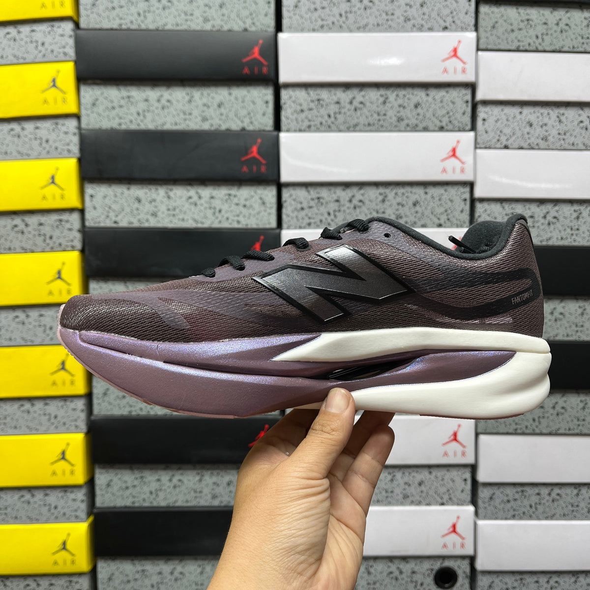New Balance FuelCell 'Marron Noir'