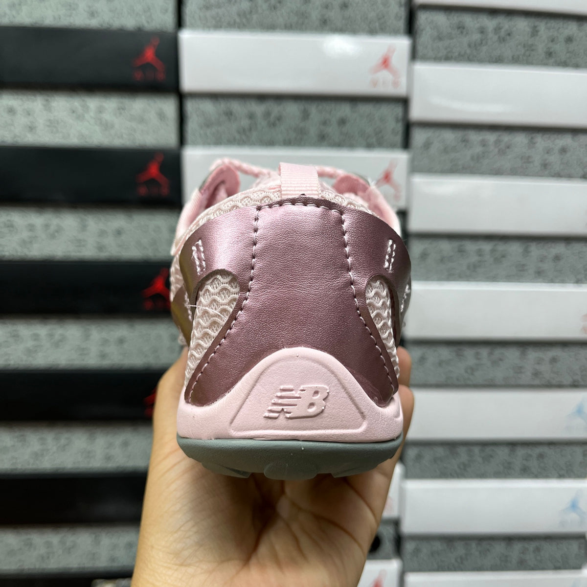 New Balance MT10 'Rose Pâle'