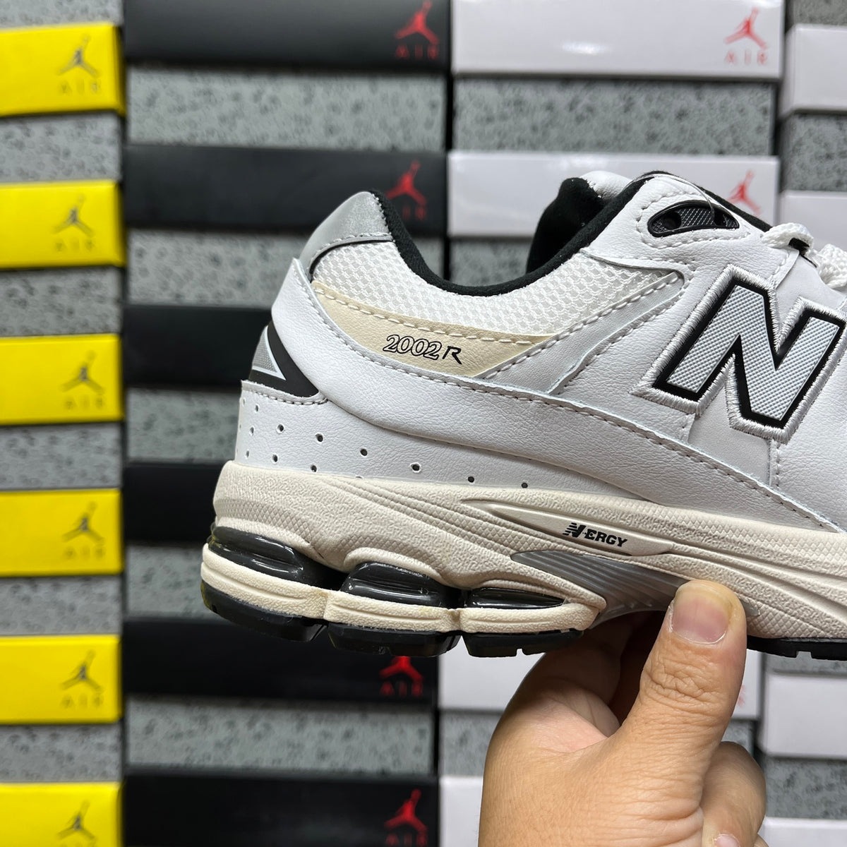 New Balance 2002R 'Blanc Crème Noir'