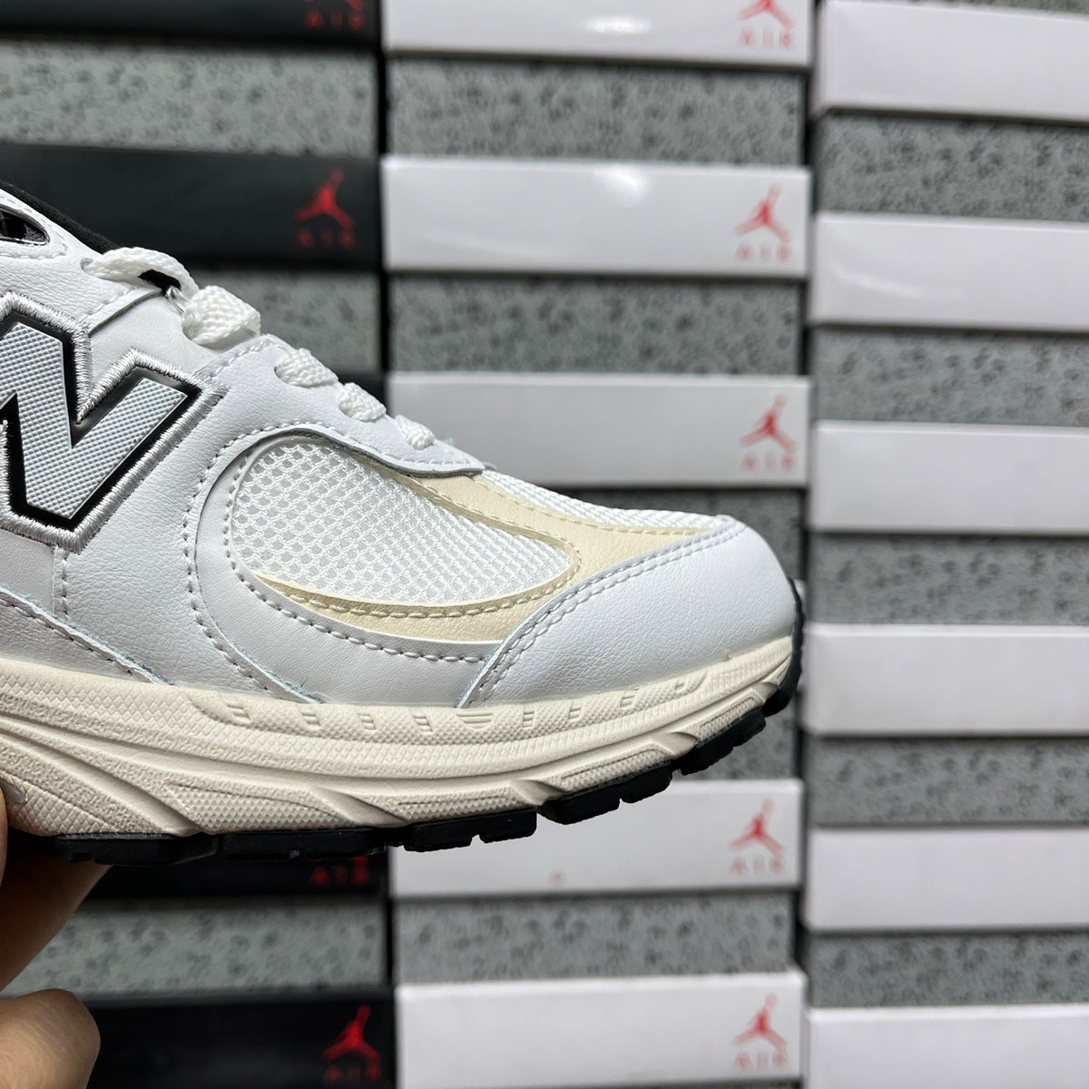 New Balance 2002R 'Blanc Crème Noir'