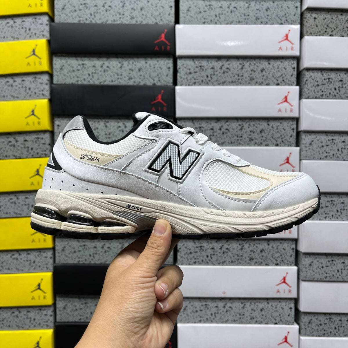 New Balance 2002R 'Blanc Crème Noir'