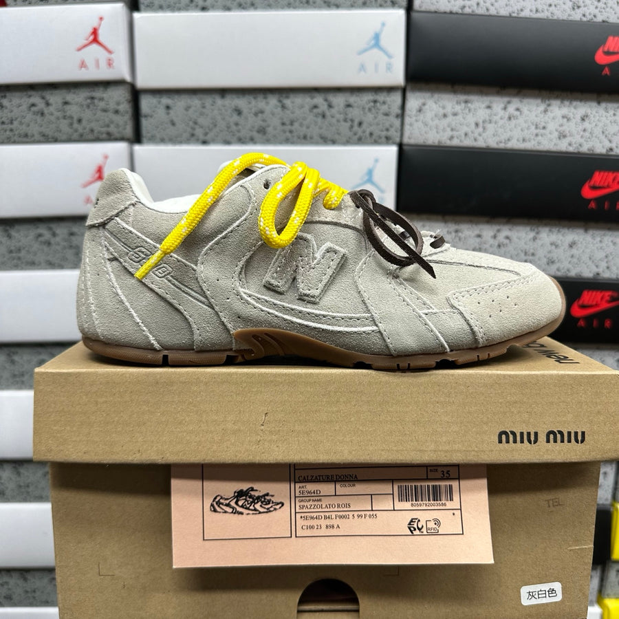 New Balance x Miu. 530 'Gris Jaune'