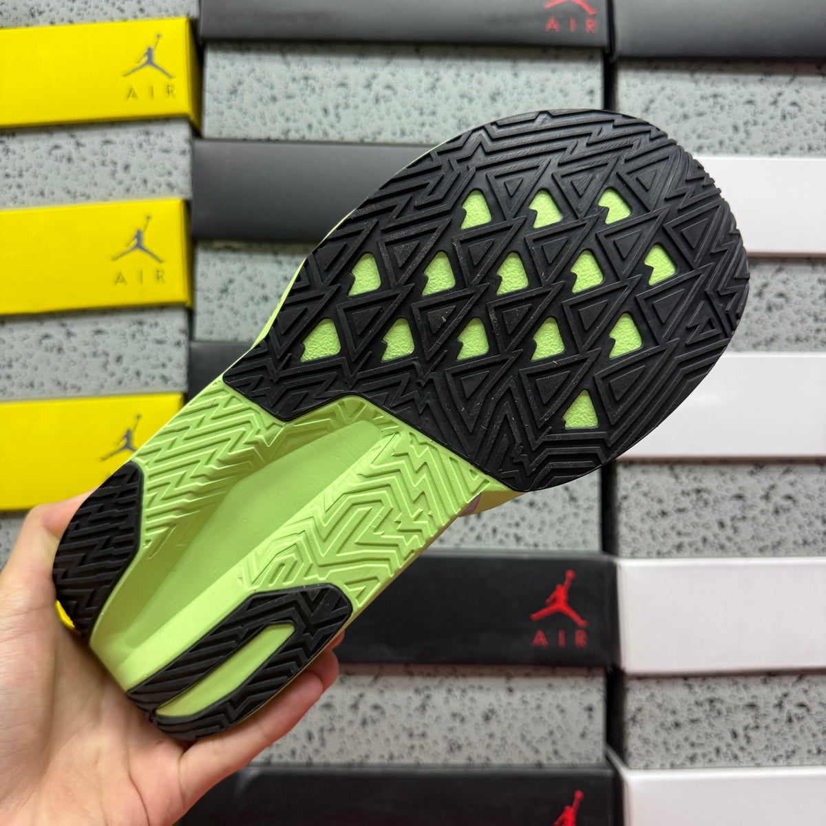 New Balance FuelCell Rebel v5 'Vert Fluo'