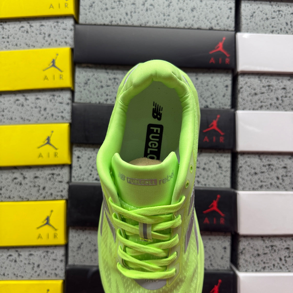 New Balance FuelCell Rebel v5 'Vert Fluo'