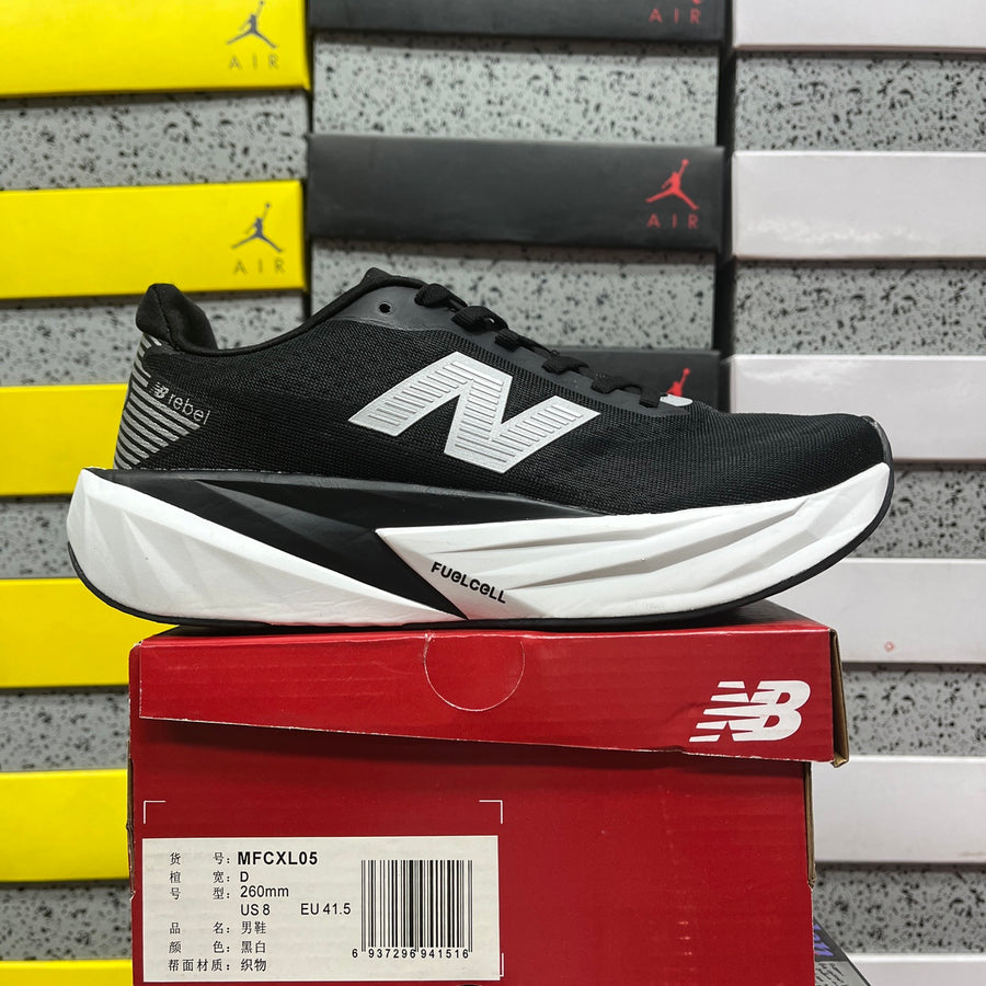 New Balance FuelCell Rebel v5 'Noir Blanc'