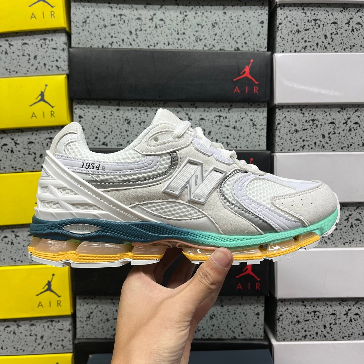 New Balance 1954 'Blanc Bleu Pétrole'