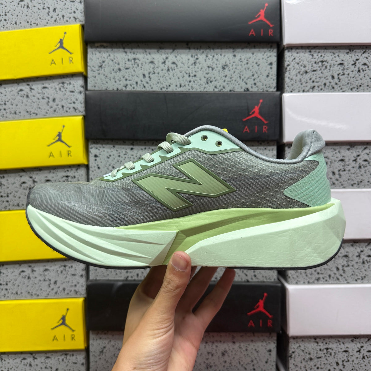 New Balance FuelCell Rebel v5 'Vert Menthe Gris'