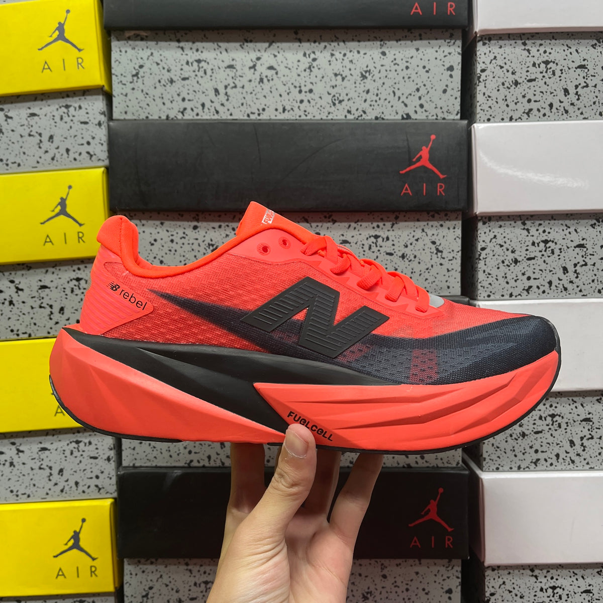 New Balance FuelCell Rebel v5 'Orange Fluo Noir'