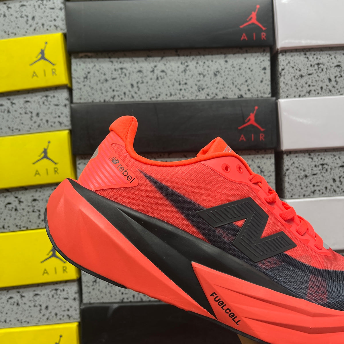New Balance FuelCell Rebel v5 'Orange Fluo Noir'