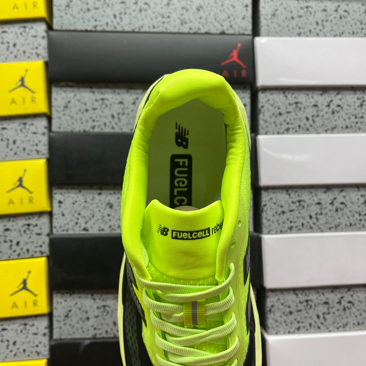 New Balance FuelCell Rebel v5 'Vert Fluo Noir'