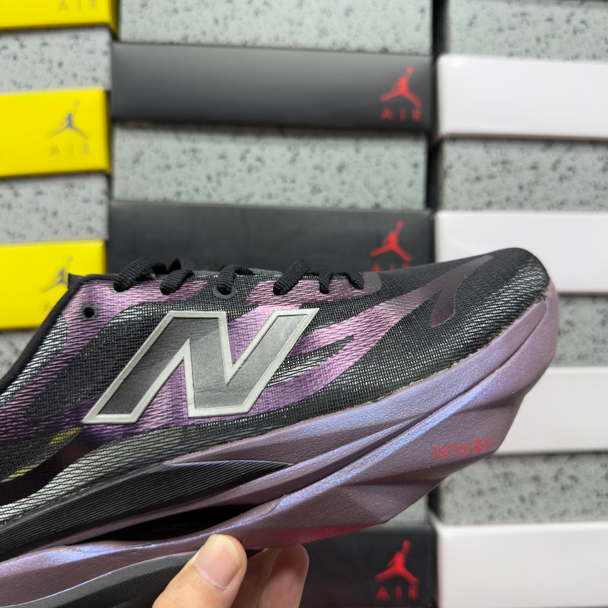 New Balance FuelCell 'Noir Violet Irisé'
