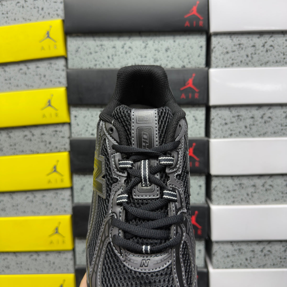 New Balance 740 'Noir Total'