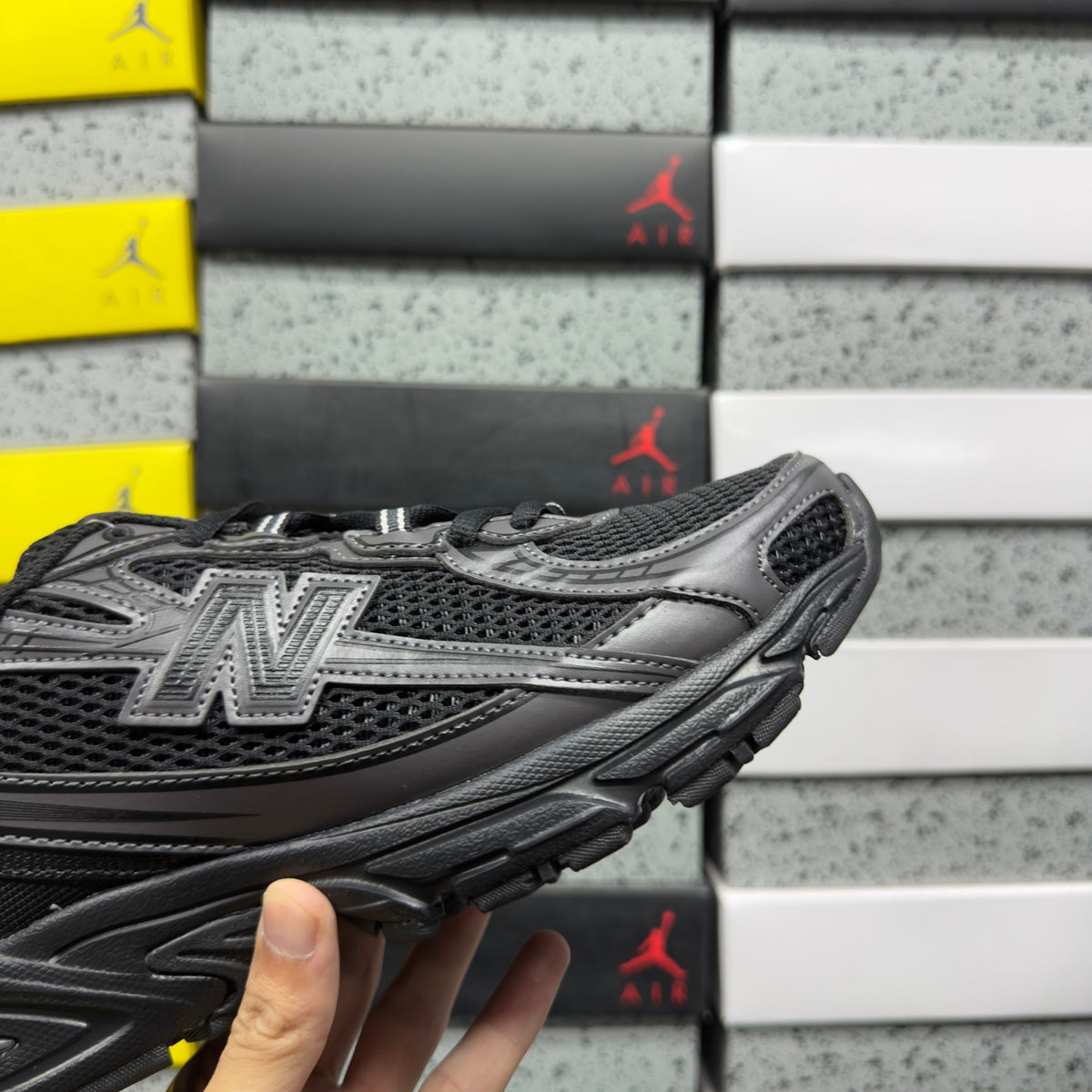 New Balance 740 'Noir Total'