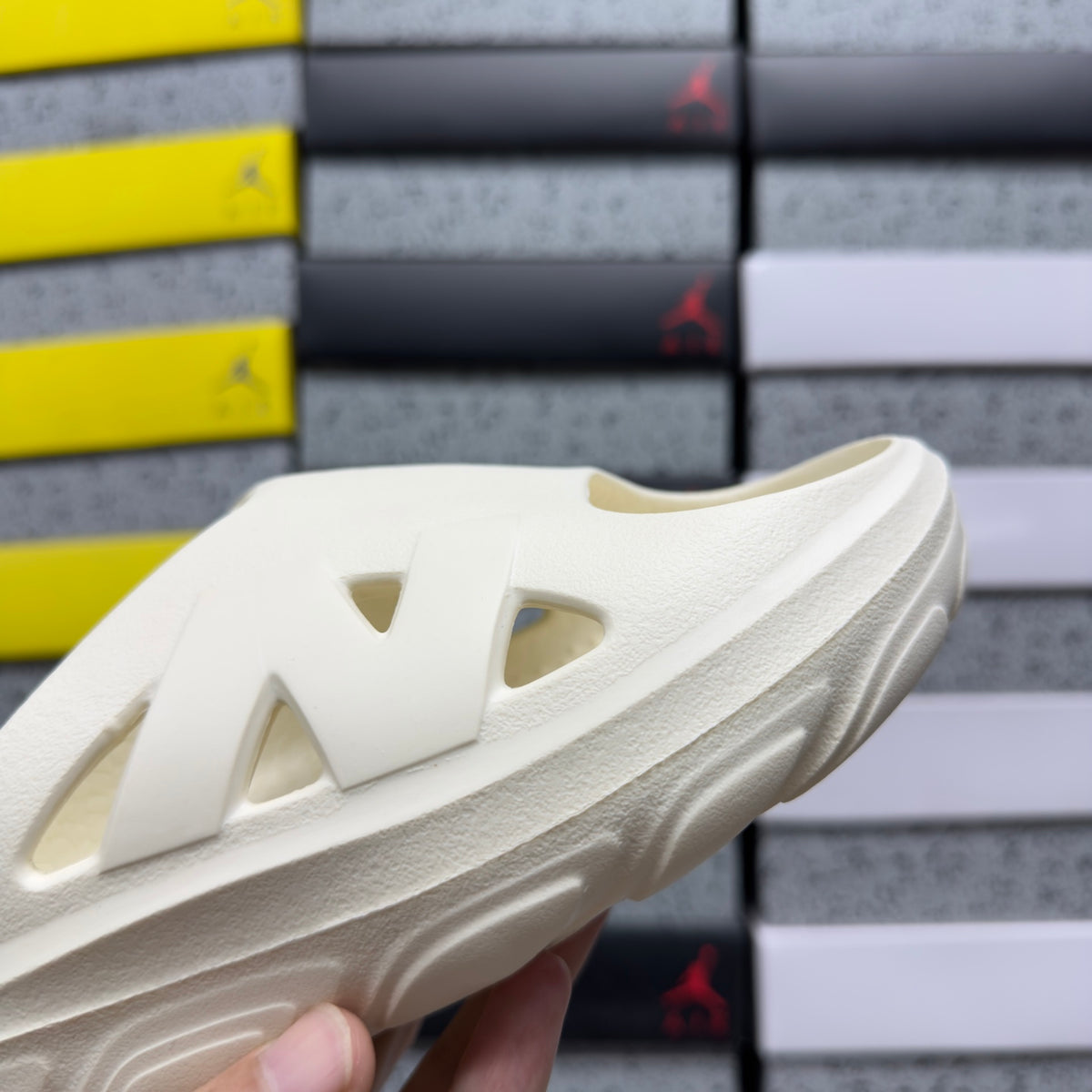 New Balance Slide 'Blanc Cassé'