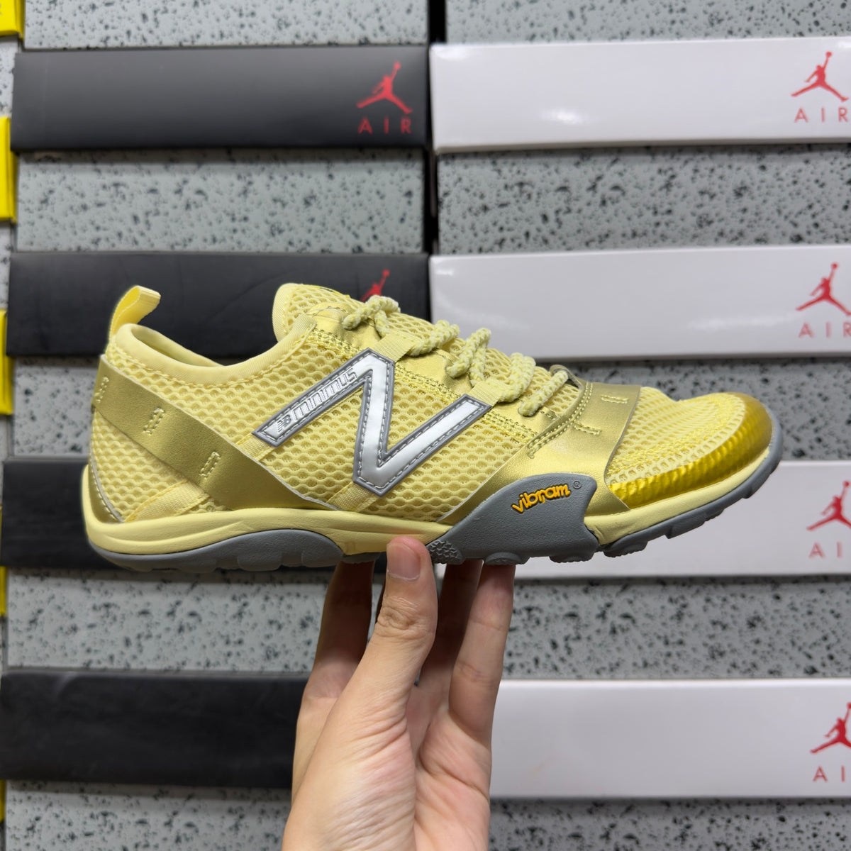New Balance MT10 'Jaune Pâle'