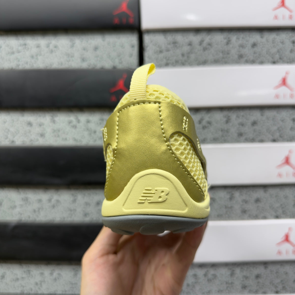 New Balance MT10 'Jaune Pâle'