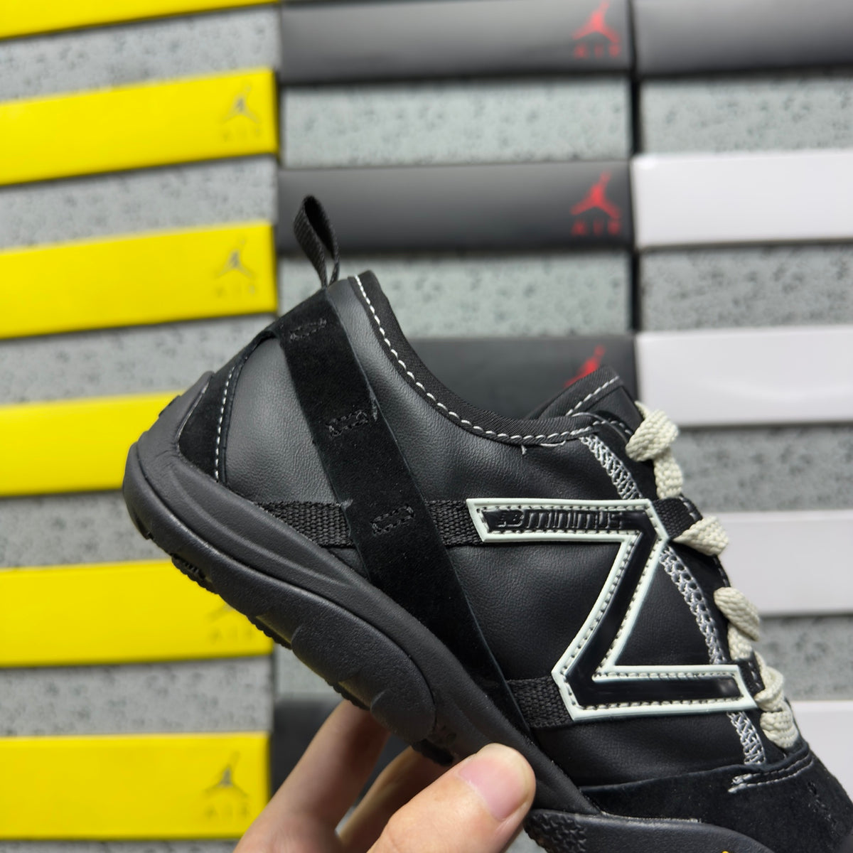 New Balance MT10 'Noir Blanc'